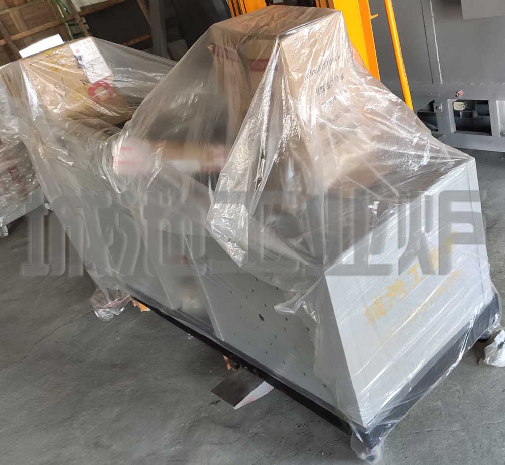 Mobile high and low temperature experimental quenching tank send out goods